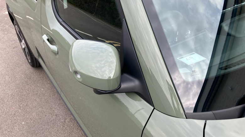 Hyundai INSTER 85kW 02 49kWh 5dr Auto Electric Hatchback